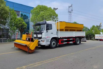 陕汽德龙除雪车